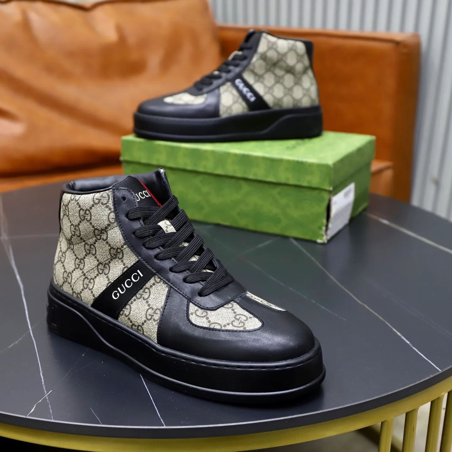 Ex-factory price: 442💰🙅‍♂️🙅‍♂️🙅‍♂️ Brand: GUCCI Standard code: 38-44 (45 customized) Grade: Same as the official website Material: Original cowhide material spliced with brand cloth Comfortable and breathable lining Lightweight and wear-resistant sports outsole Style category: Men's fashionable casual shoes Running sports shoes Distinguished luxury brand elements Top luxury color: actual picture color